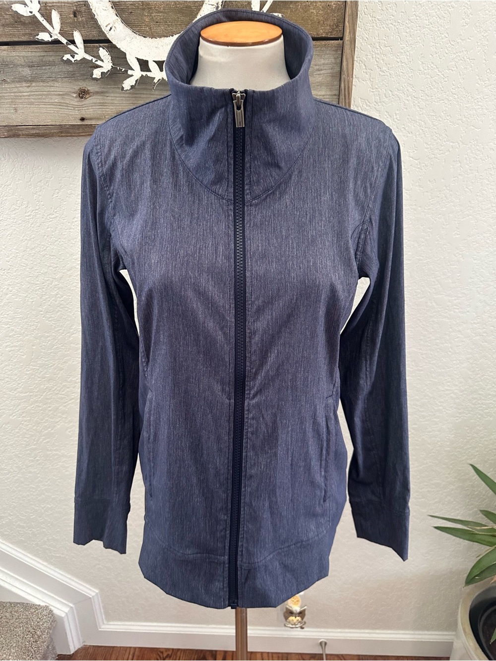 Lucy Women's Navy Denim look Zip-Front Jacket size M